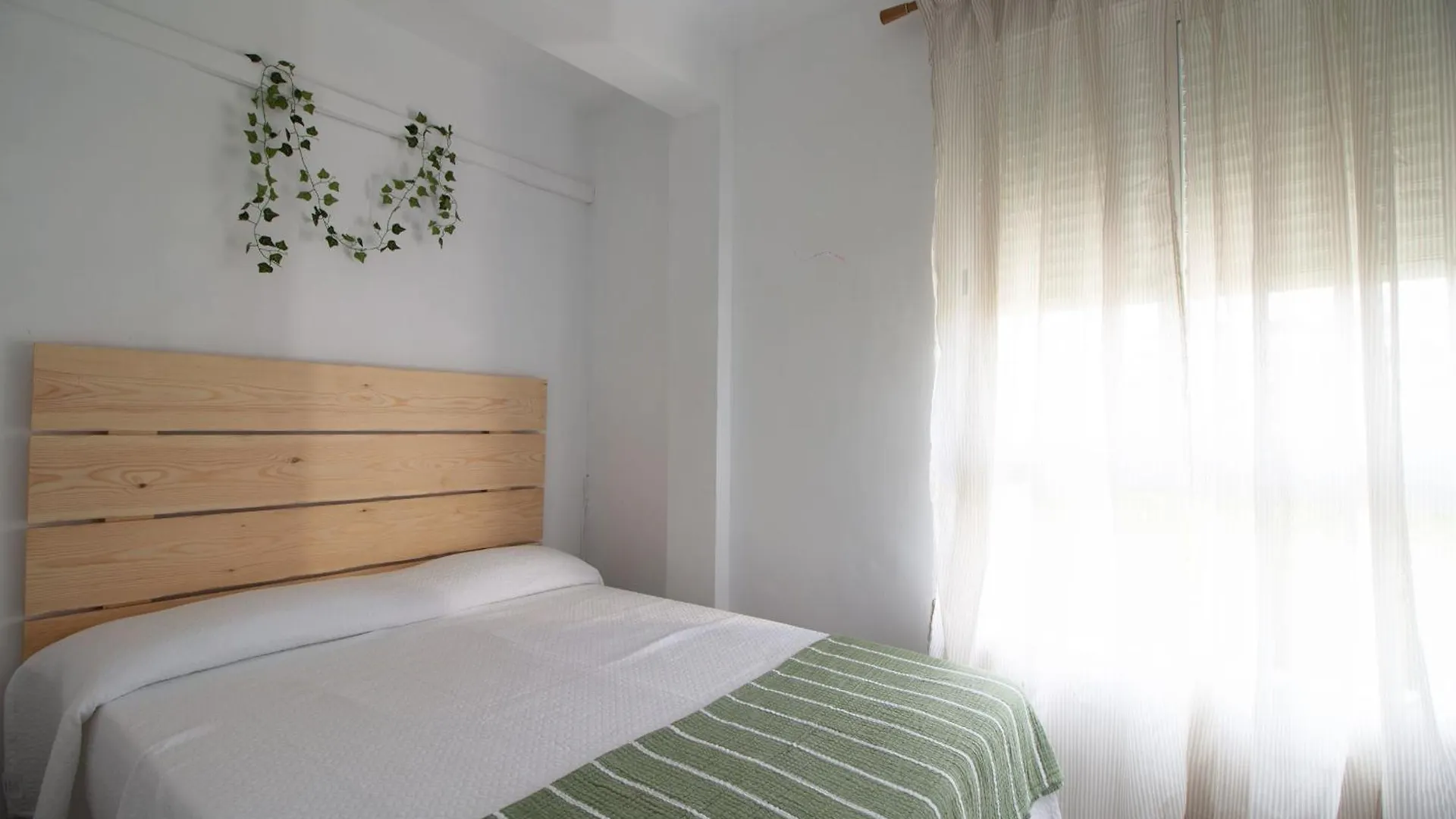 Lightbooking Valdelagrana Nacita El Puerto de Santa Maria 0*,